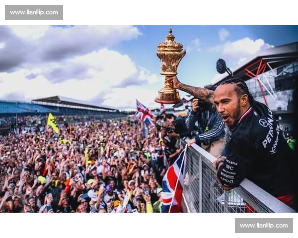 墨西哥站争议时刻：汉密尔顿离道被罚 10 秒